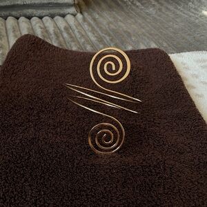 Gold Spiral Arm Cuff